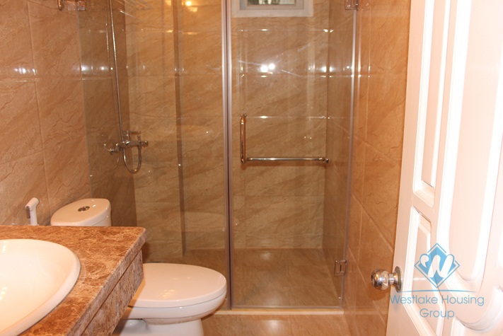 Brandnew house availble for rent in Nghi Tam village, Tay Ho, Hanoi